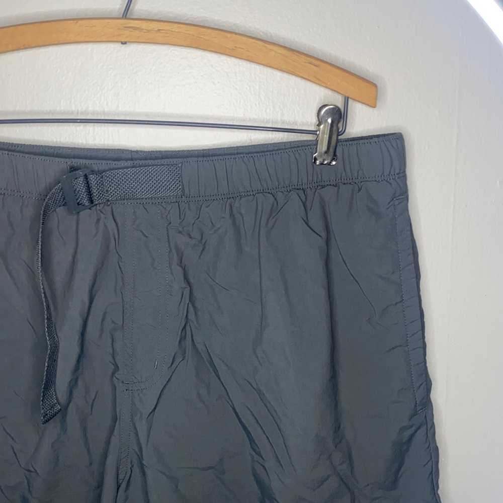 💋Men’s Columbia Omni- shield sun protection hiking shorts 8” inseam!